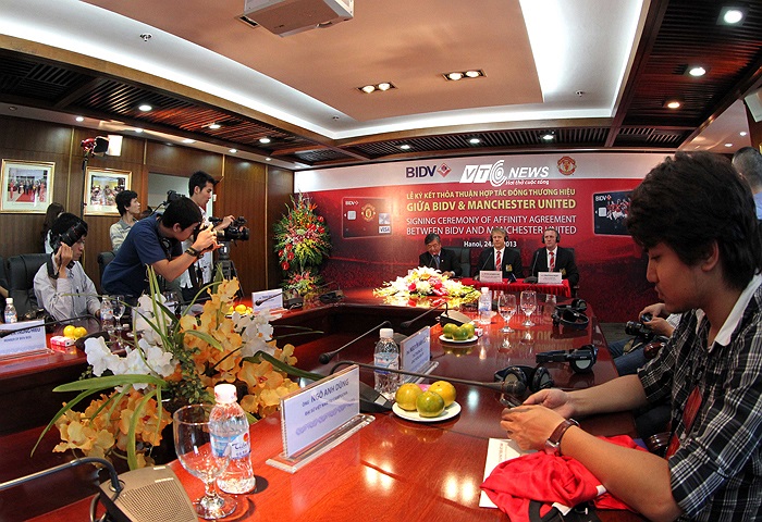 Ông cũng như Giám đốc Marketing của CLB MU, Jonathan Rigby sẽ nỗ lực đưa MU đến gần với người hâm một Việt Nam hơn thông qua cuộc hợp tác lần này.