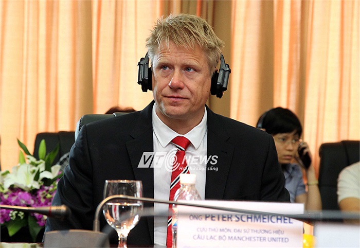 Lần đầu tiên đến Việt Nam nhưng Peter cảm thấy rất hạnh phúc trước sự đón tiếp nhiệt thành của đối tác và đặc biệt là người hâm một Việt Nam.