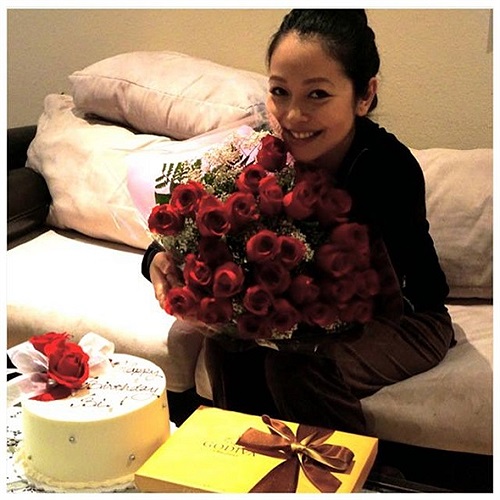 Jennifer Phạm đón tuổi mới giản dị ấm cúng bên những người thân yêu, Hoa hậu châu Á tại Mỹ cực xinh đẹp và rạng rỡ trước khi lâm bồn.