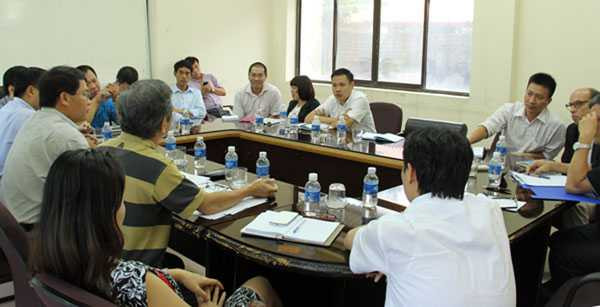 Các đài ngồi họp bản quyền