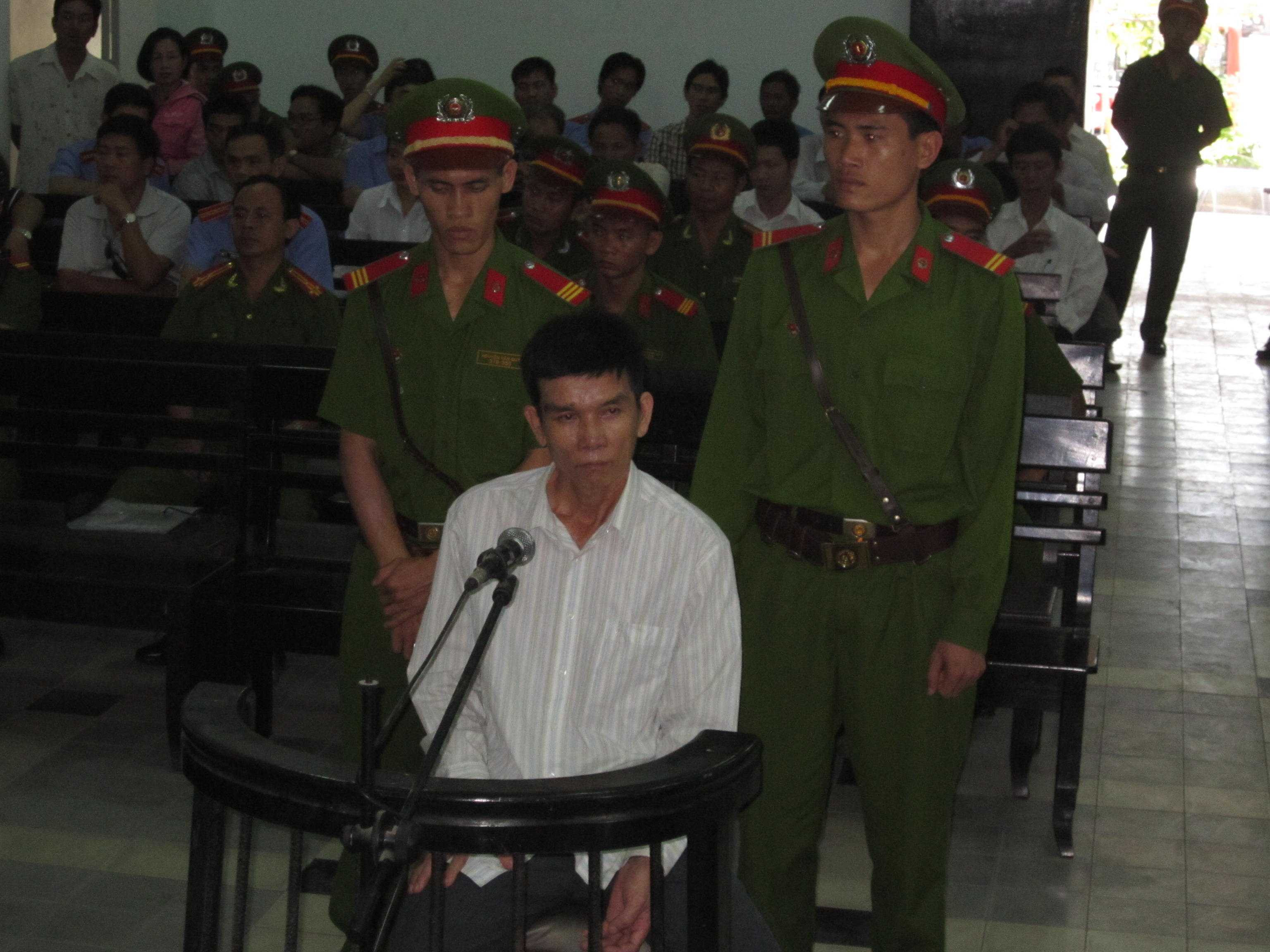 nguyễn viết trương, nổ mìn, giám đốc công an khánh hòa, khai thác đá