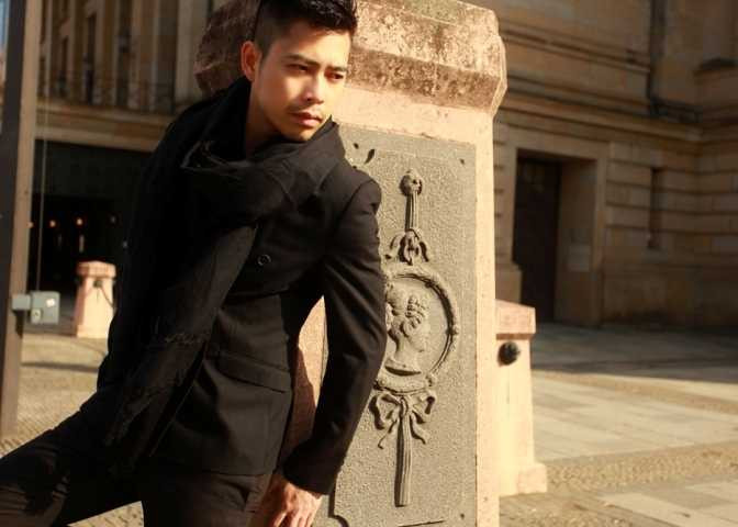 Ca sỹ Tuấn Hùng