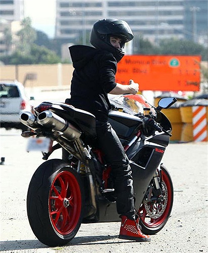 Anh chàng cũng từng lái môtô khủng