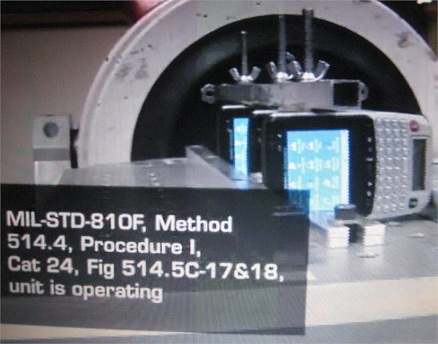 Thử nghệm độ rung của siêu điện thoại 18 triệu USD (hơn 377 tỷ đồng).