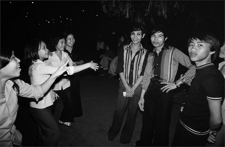 Người đồng tính luyến ái, những đối tượng chưa được xã hội Việt Nam công nhận vào năm 1980.