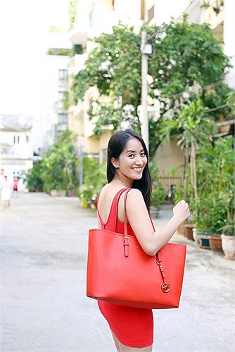 Khánh Thy còn biết làm mình ngày càng đẹp lên.