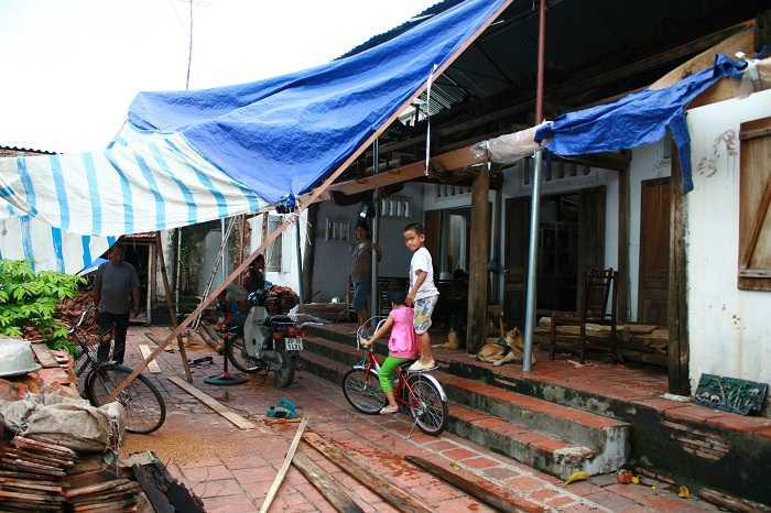 Khổ như ở nhà cổ Đường Lâm: Dân khóc ròng