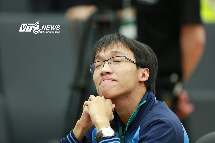 Khác với Liêm, Sơn thua cả 2 ván trước Mamedyarov khiến cho anh đánh mất cơ hội chen chân vào Top 3 cờ chớp dù có chỉ số phụ rất cao.