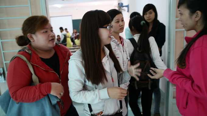 Sinh viên bức xúc kiến nghị