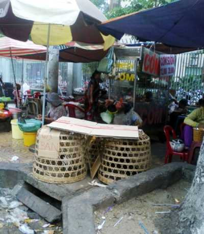 Không sợ 'tử thần', phố Sài Gòn vẫn tràn ngập 'ổ bệnh'