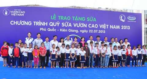 40 ngàn ly sữa cho trẻ em nghèo Phú Quốc – Kiên Giang