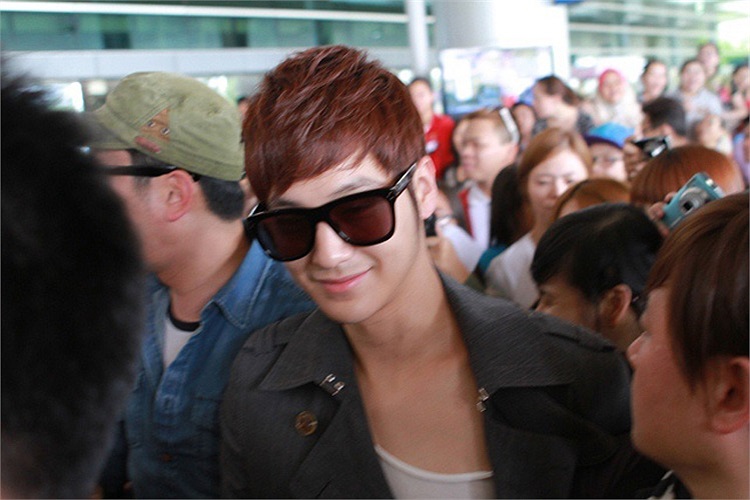 Sau đó vào ngày mai 26/4, Kim Bum có buổi giao lưu với khán giả hâm mộ tại tiền sảnh của rạp Crescent Mall (Quận 7, TP.HCM) để quảng bá bộ phim mới anh tham gia là Bàn tay ngoại cảm.