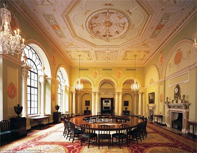 Không nhiều người bình thường sẽ có thể nhìn thấy phòng Court Room, nơi cơ quan quản lý của ngân hàng Anh họp bàn các kế hoạch. Tuy nhiên, ứng dụng đã chỉ cho chúng ta thấy. Được thiết kế ban đầu bởi kiến trúc sư Sir Robert Taylor vào năm 1774 nhưng 