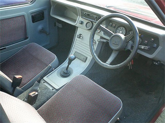 Reliant Robin, một đại diện khác trong thế giới xe ôtô ba bánh