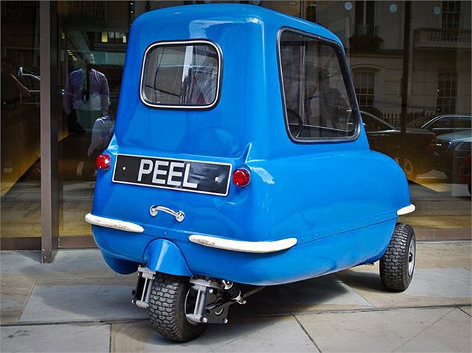 Mẫu xe này chỉ được sản xuất đúng 50 chiếc. Khi mới ra lò xe có giá chưa đầy 300 USD nhưng sau nhiều năm tồn tại, tháng 2 vừa qua, một chiếc P50 nguyên bản đã được bán đấu giá với con số kỷ lục 120.000 USD. 