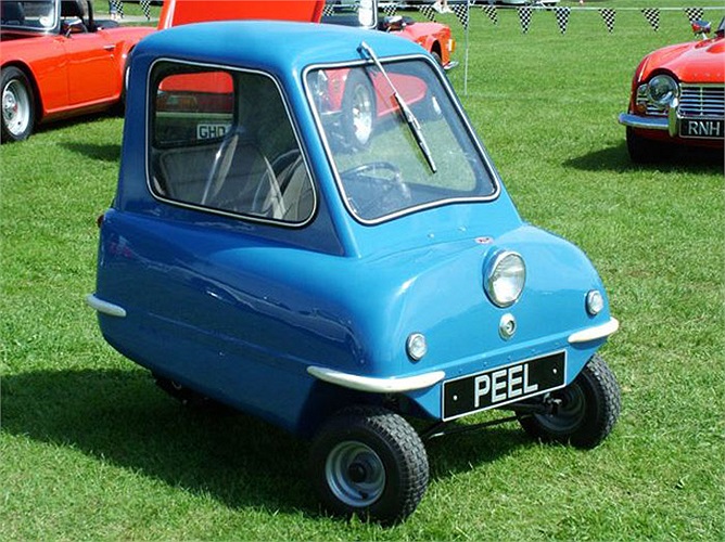 Mẫu xe này chỉ được sản xuất đúng 50 chiếc. Khi mới ra lò xe có giá chưa đầy 300 USD nhưng sau nhiều năm tồn tại, tháng 2 vừa qua, một chiếc P50 nguyên bản đã được bán đấu giá với con số kỷ lục 120.000 USD. 