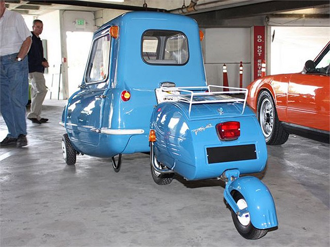 Mẫu xe này chỉ được sản xuất đúng 50 chiếc. Khi mới ra lò xe có giá chưa đầy 300 USD nhưng sau nhiều năm tồn tại, tháng 2 vừa qua, một chiếc P50 nguyên bản đã được bán đấu giá với con số kỷ lục 120.000 USD. 