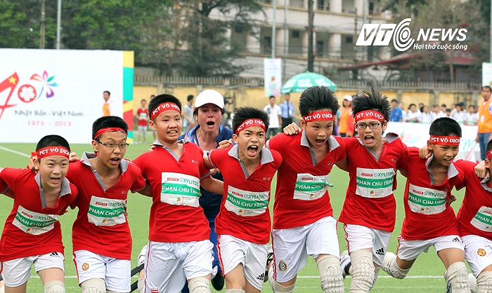 Nỗ lực cán đích của đội trường THCS Phan Chu Trinh.