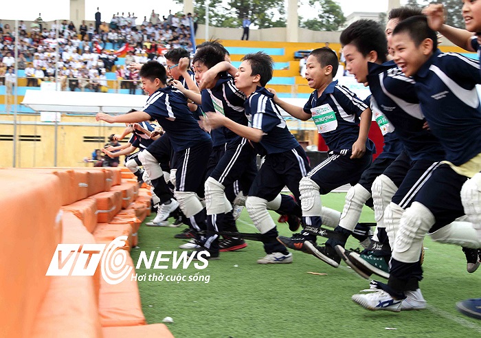 Đội trường THCS Láng Thượng cán đích.