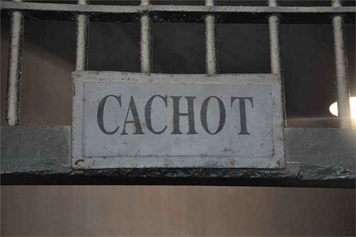 CACHOT, khu vực biệt giam cực kì kinh khủng với những người bị nhốt ở đây