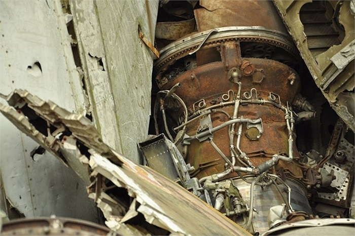Một động cơ máy bay đã gỉ sét