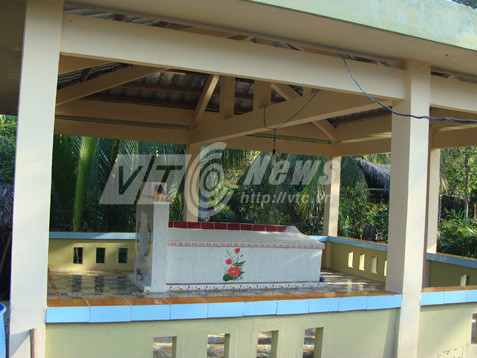 sống chung với người chết