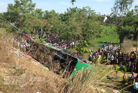 tai nạn giao thông, tang thương, kinh hoàng, chết tại chỗ