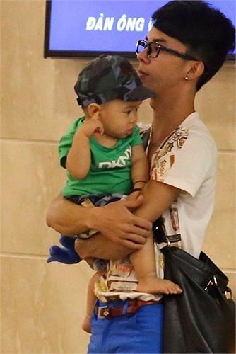 Dù chưa gây được ấn tượng về giọng hát, nhưng nữ ca sĩ vẫn hút dư luận nhờ những câu chuyện bên lề của mình...