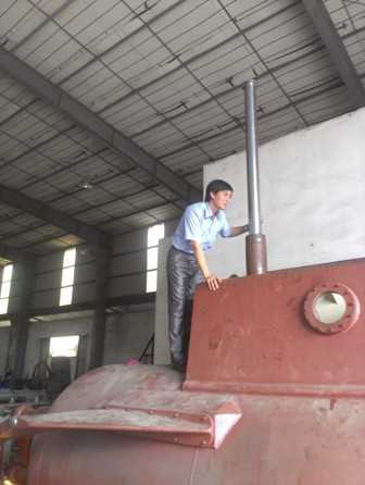 Ông Nguyễn Văn Bình - Phó Giám đốc phụ trách Đài truyền hình kỹ thuật số VTC và tàu ngầm mini Trường Sa