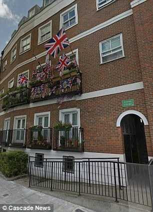 Khu vực căn hộ nơi Wright sinh sống