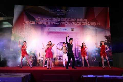 Lễ trao giải “Khám phá Royal – Nhận ngàn quà tặng”