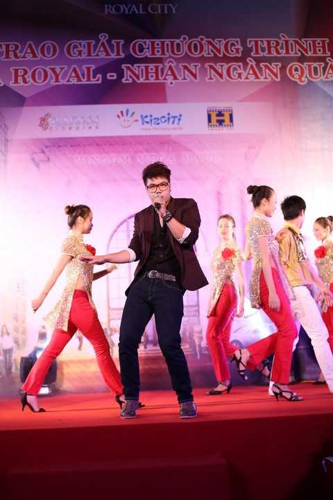 Lễ trao giải “Khám phá Royal – Nhận ngàn quà tặng”