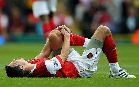 Van Persie chấn thương