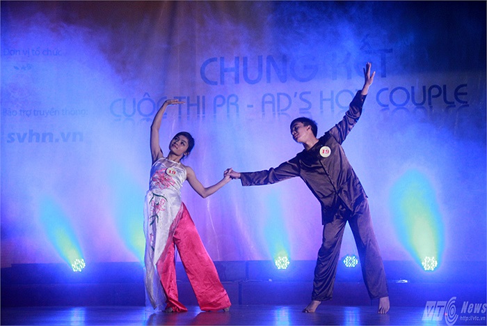 Trong đêm chung kết, 9 cặp đôi đã cùng trình diễn tài năng, trang phục tự chọn và phần thi ứng xử.