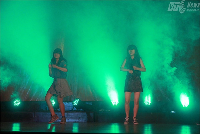 Hay bốc lửa trong những điệu nhảy hiện đại