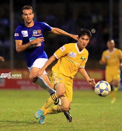 Công Vinh cần nỗ lực để vượt qua thử thách (Ảnh: Quang Minh)