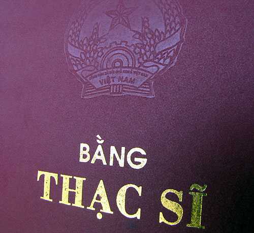 Bằng thạc sỹ cũng sai lỗi quốc huy