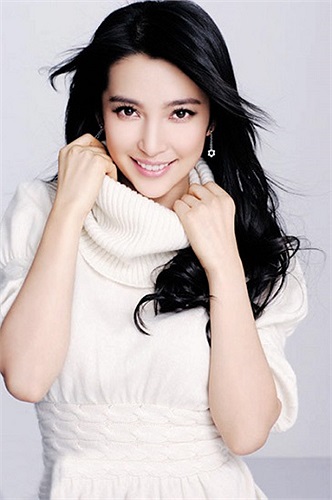 Lý Băng Băng được ca ngợi với vẻ đẹp tự nhiên, không lòe loẹt, kiểu cách mà vẫn quyến rũ.