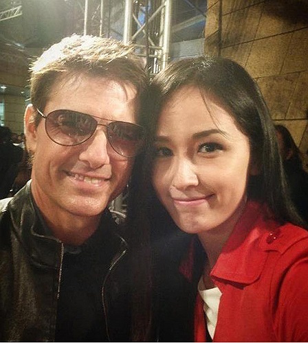 Vừa qua, Mai Phương Thúy khoe trên trang cá nhân của mình ảnh chụp chung với tài tử Hollywood Tom Cruise.