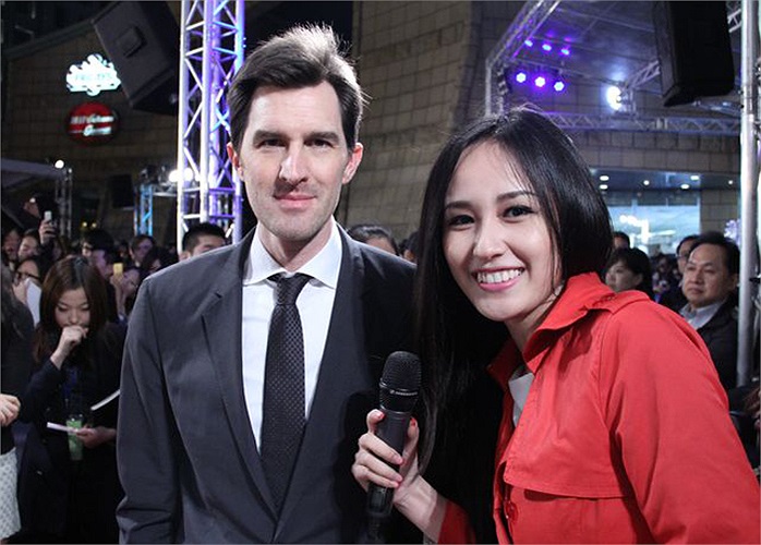 Không trang điểm cầu kì nhưng Mai Phương Thúy vẫn rất xinh đẹp.