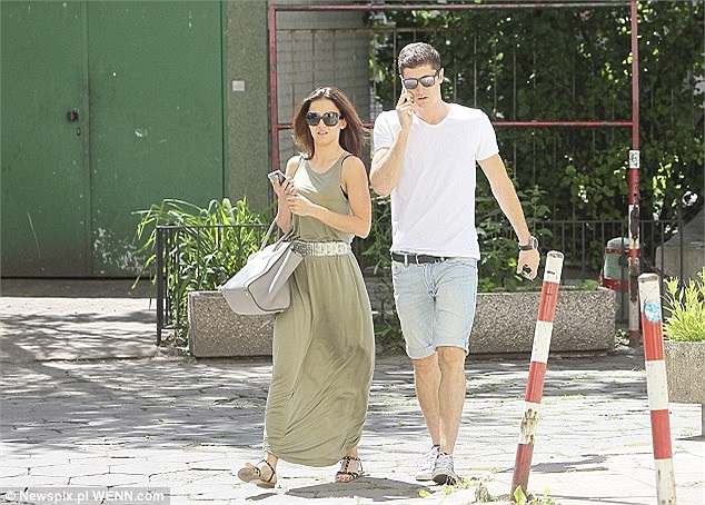 Lewandowski dạo bước cùng người tình