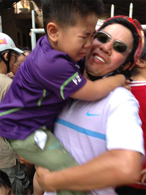 Máy phát điện cháy, hàng trăm trẻ mầm non hoảng loạn