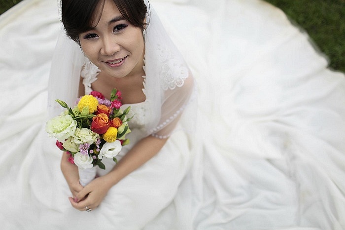 MC Hồng Nga - vợ sắp cưới của GS Cù Trọng Xoay Đinh Tiến Dũng chia sẻ những bức ảnh cưới rất đẹp trên trang cá nhân.