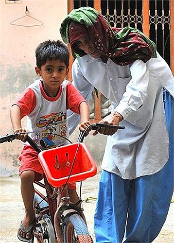 Vào thời điểm đó, nhiều người đã nghĩ rằng, sức khoẻ của đứa trẻ và mạng sống của bà sẽ bị đe doạ. 