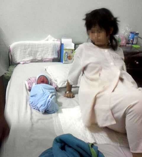 mẹ tuổi teen bán con