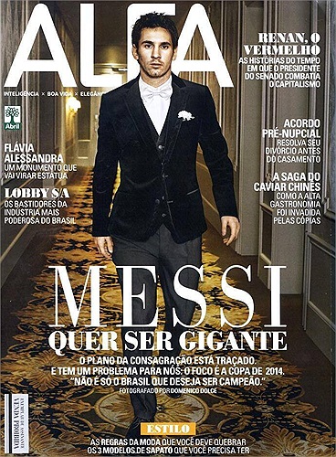 Poster hoành tráng về sự xuất hiện của Messi và bộ sách ảnh mới.