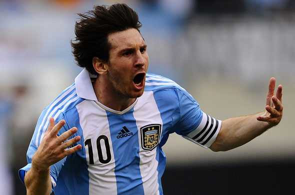 Messi còn lâu mới sánh bằng 'Vua sư tử'