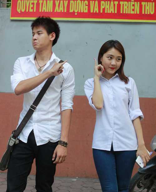 Miss teen Thu Trang thi tốt nghiệp