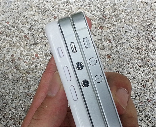 Nút tăng giảm âm lượng của bản iPhone 5C giá rẻ khác các model còn lại.