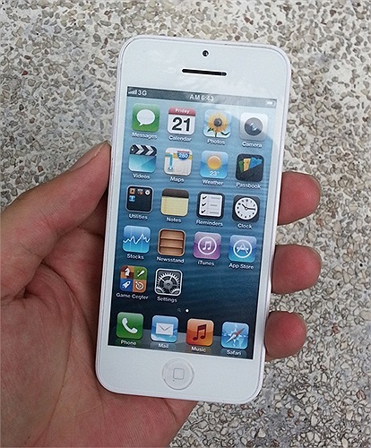 Cận cảnh iPhone 5S.